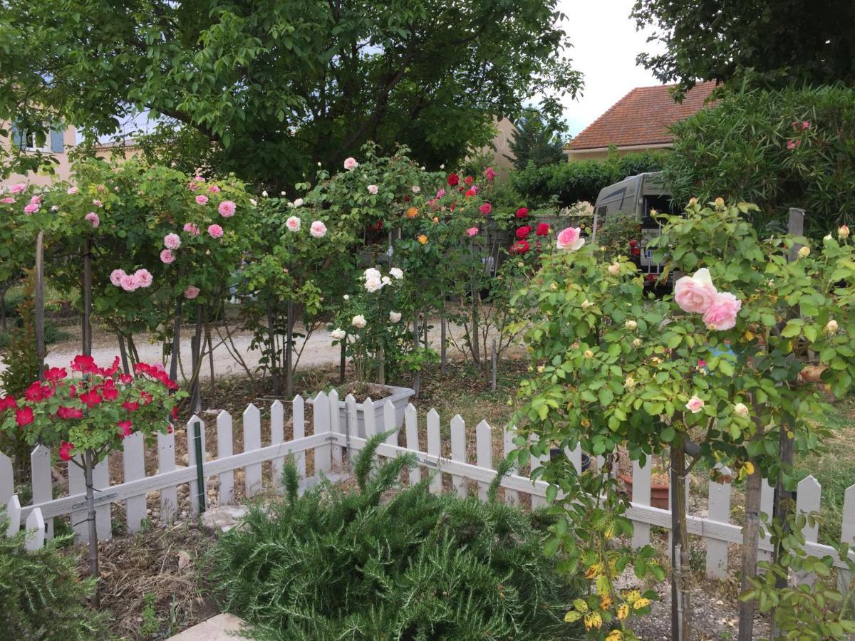 La Ferme De Tonton Jules 2 Hotel Entraigues-sur-la-Sorgue Kültér fotó